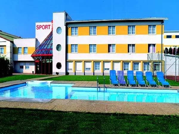 Sporthotel - TRAVELLING TO SUCCESS