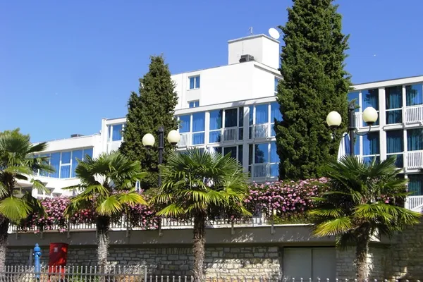 Hotel Plavi - TRAVELLING TO SUCCESS
